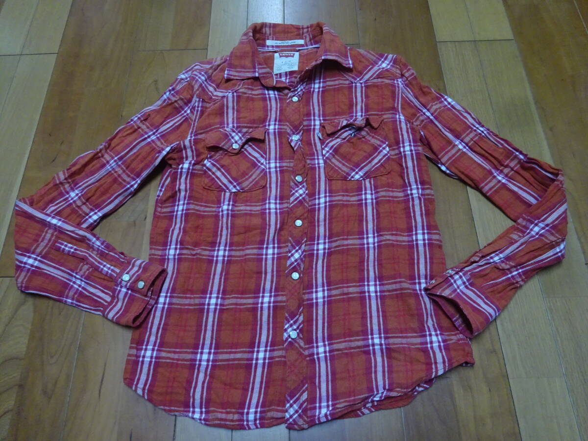 #J-295 #Levi\'s Levi's long sleeve check shirt size S