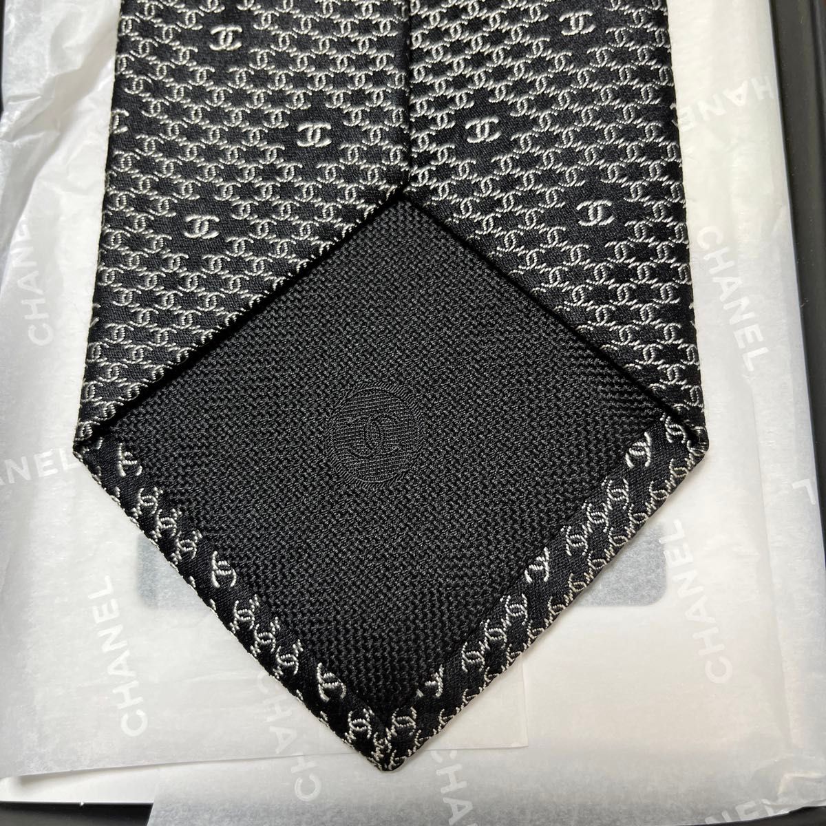 極美品 箱付 シャネル ネクタイ 黒・銀 CCココマーク|Yahoo 極美品 箱付 シャネル ネクタイ 黒・銀 CCココマーク|Yahoo