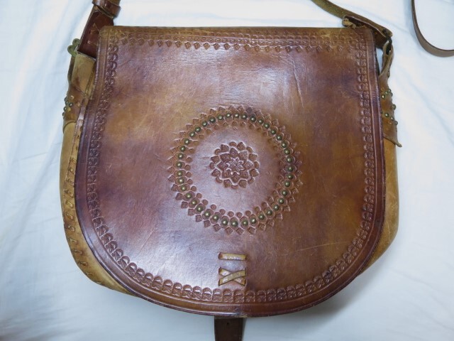 60s 70s レザー スタッズ ヒッピー ショルダーバッグ カービング 60s 70s レザー スタッズ ヒッピー ショルダーバッグ カービング
