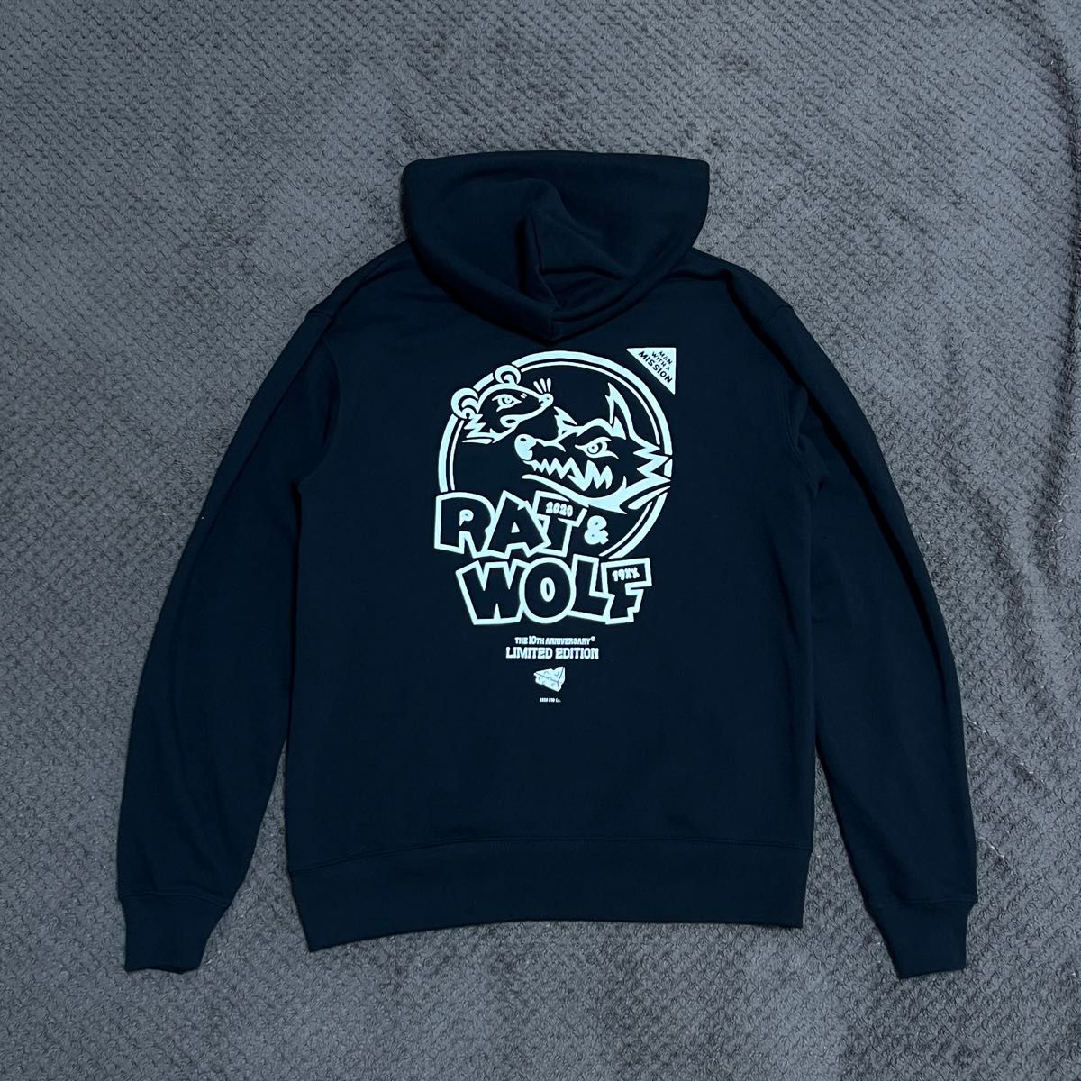 極美品 マンウィズアミッション 2020年 RAT & WOLF パーカー L 極美品 マンウィズアミッション 2020年 RAT & WOLF パーカー L