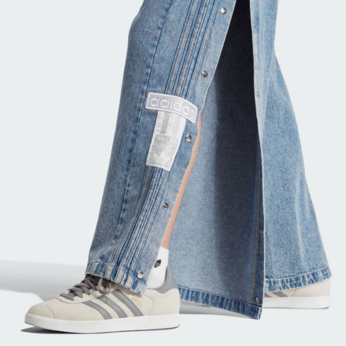 人気完売品 【新品】adidas アディブレイク デニムジーンズ 人気完売品 【新品】adidas アディブレイク デニムジーンズ