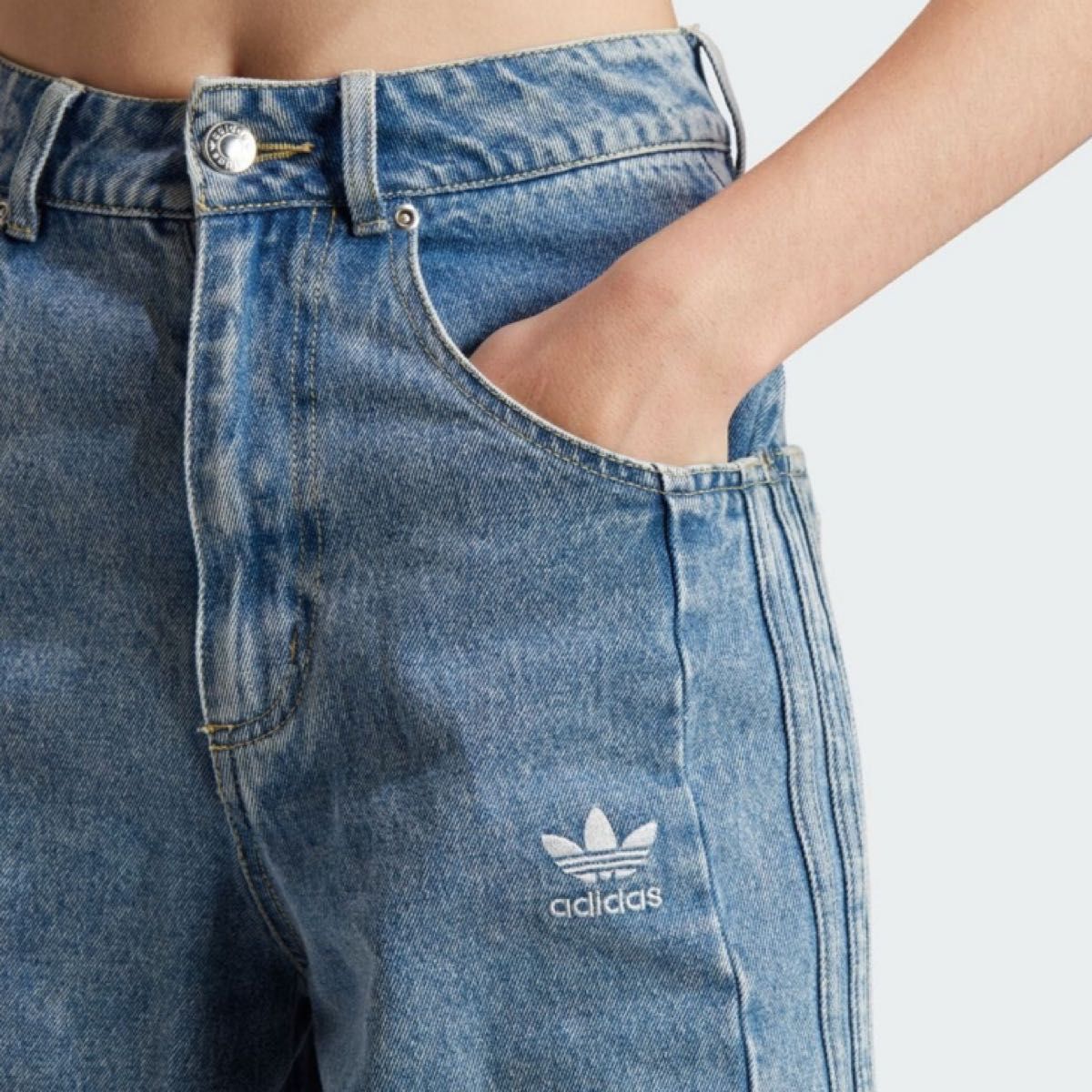 人気完売品 【新品】adidas アディブレイク デニムジーンズ 人気完売品 【新品】adidas アディブレイク デニムジーンズ