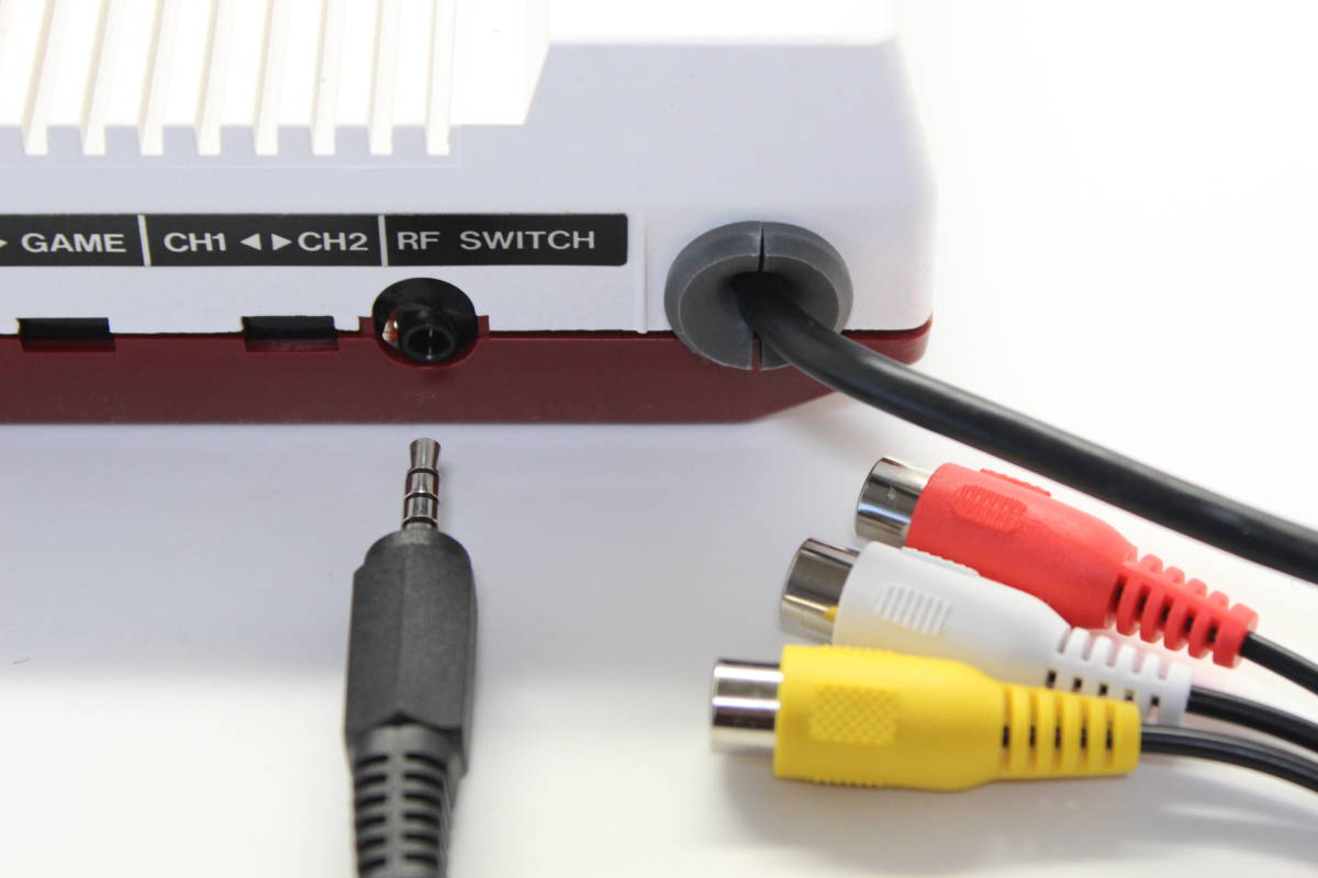 改造代行 USB駆動 拡張音源対応ステレオ AV出力ファミコン（塗装なし：電源LED 赤）縦縞改善 カスタム_4極-AV変換ケーブル付属