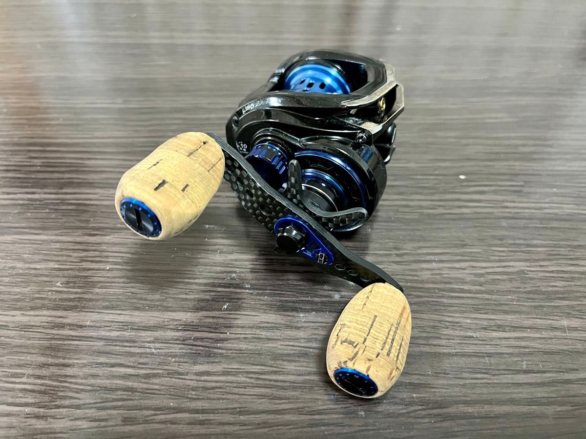美品 REVO Deez 8 アブガルシア 右ハンドル 青木大介 レボ 美品 REVO Deez 8 アブガルシア 右ハンドル 青木大介 レボ