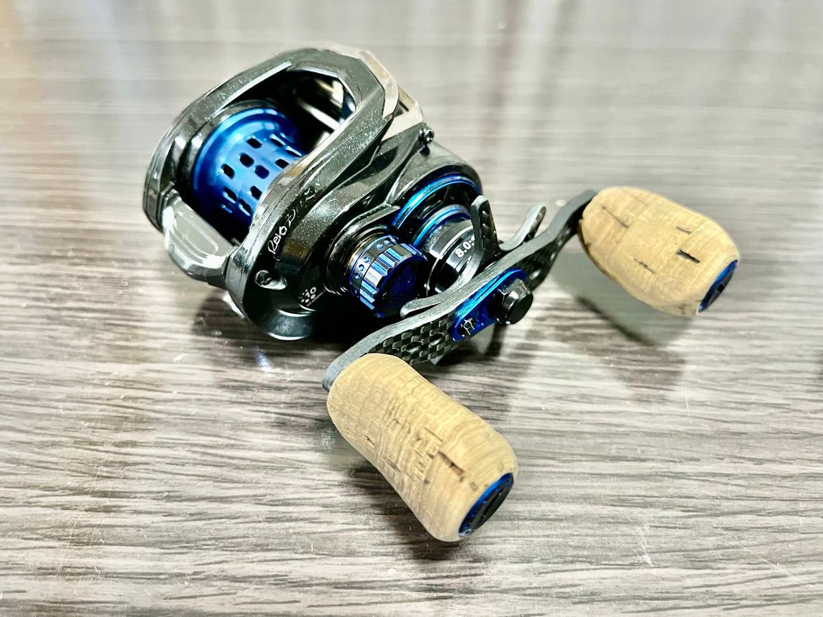 美品 REVO Deez 8 アブガルシア 右ハンドル 青木大介 レボ 美品 REVO Deez 8 アブガルシア 右ハンドル 青木大介 レボ