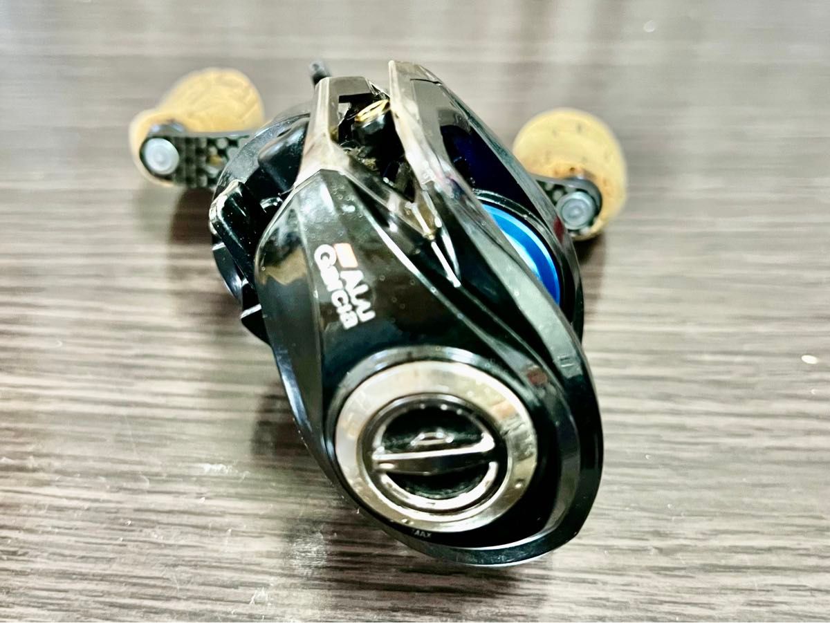 美品 REVO Deez 8 アブガルシア 右ハンドル 青木大介 レボ 美品 REVO Deez 8 アブガルシア 右ハンドル 青木大介 レボ