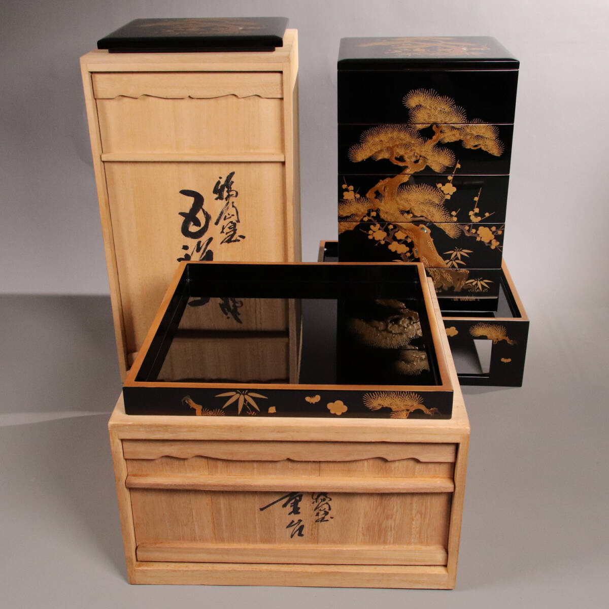 M999 能登輪島塗 極上本堅地 漆美堂 松竹梅鶴亀金蒔絵螺鈿入り M999 能登輪島塗 極上本堅地 漆美堂 松竹梅鶴亀金蒔絵螺鈿入り