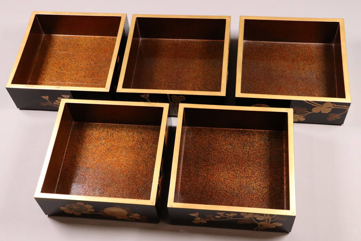 MA24 時代木製漆器 光琳蒔絵 五段重 重台 菊蝶金銀蒔絵 螺鈿細工 MA24 時代木製漆器 光琳蒔絵 五段重 重台 菊蝶金銀蒔絵 螺鈿細工