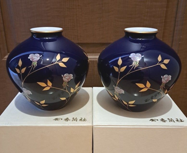 香蘭社 花瓶 花入 有田焼 陶器 金彩 フラワーベース 花器 対 2つ 香蘭社 花瓶 花入 有田焼 陶器 金彩 フラワーベース 花器 対 2つ