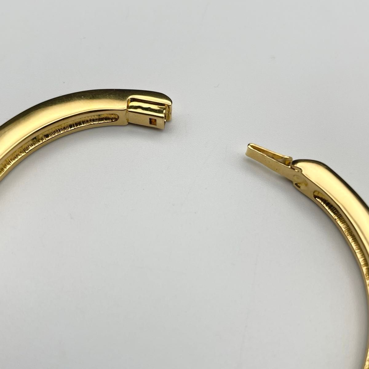 SWAROVSKI スワロフスキー Channel Set バングル ゴールド SWAROVSKI スワロフスキー Channel Set バングル ゴールド