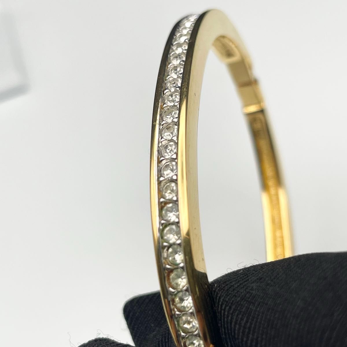 SWAROVSKI スワロフスキー Channel Set バングル ゴールド SWAROVSKI スワロフスキー Channel Set バングル ゴールド