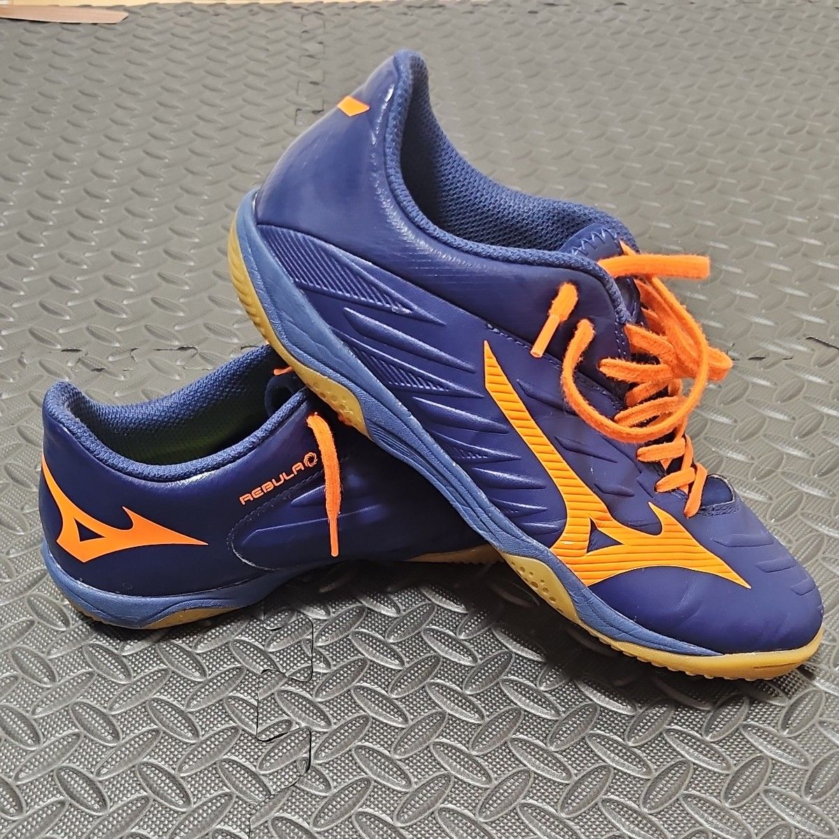 こちら最終価格です 限定ラスト1足 mizuno 美品 フットサル こちら最終価格です 限定ラスト1足 mizuno 美品 フットサル