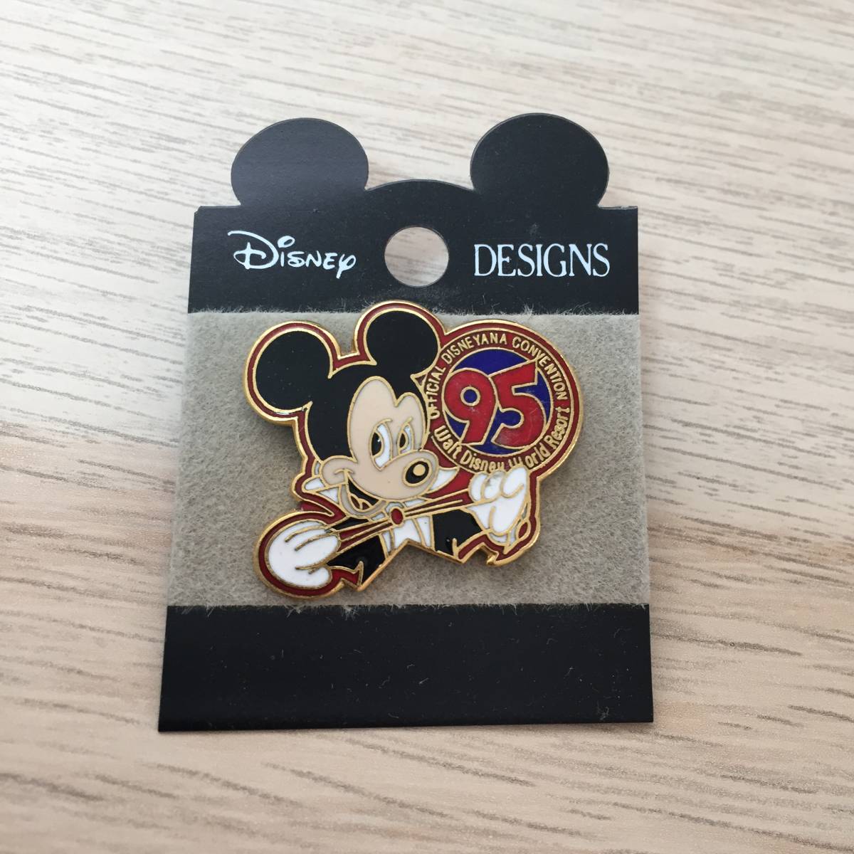  официальный Disney дыра темно синий Ben shon Mickey значок в Японии не продается * прекрасный товар 