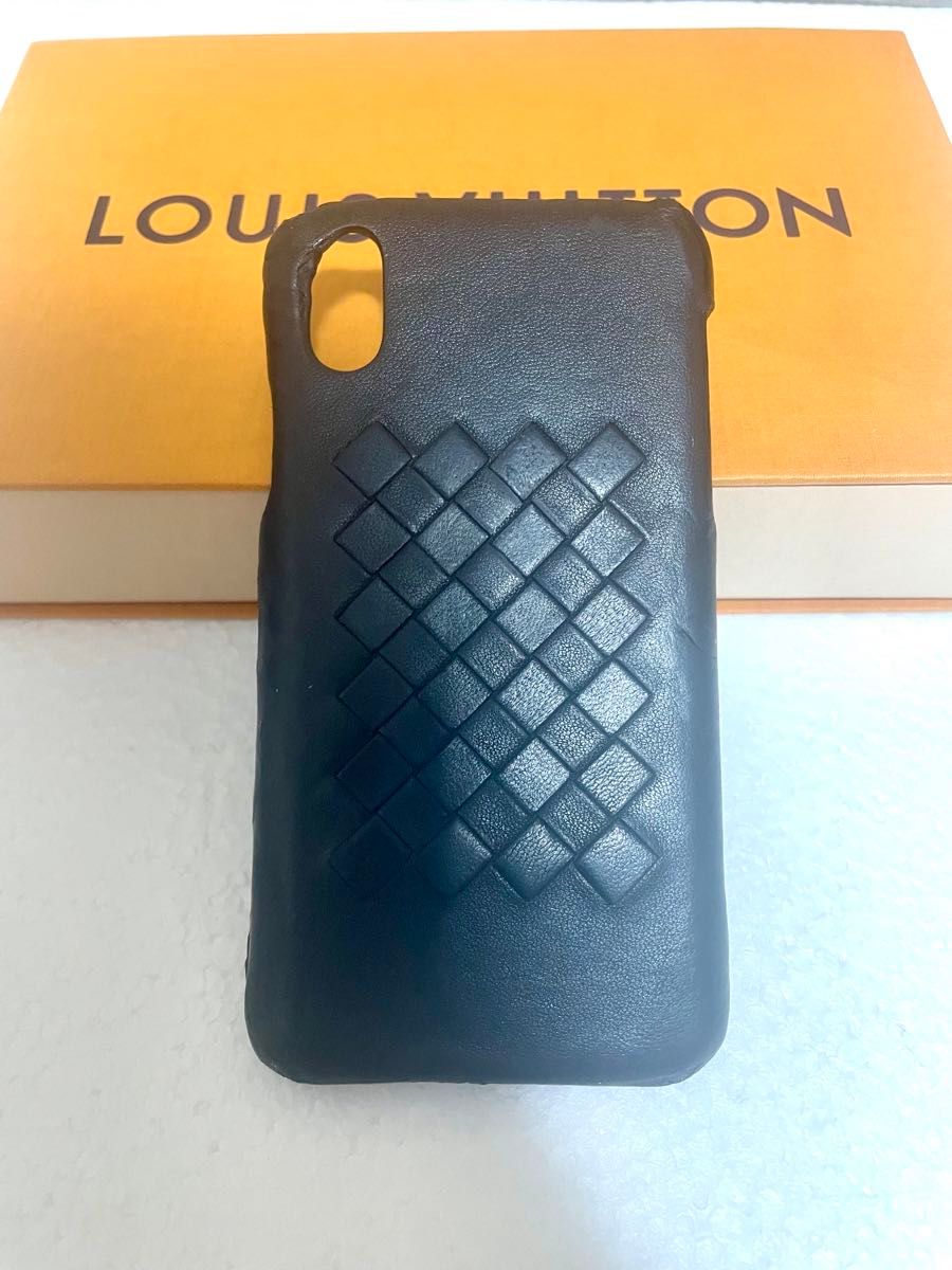 (送料込)Bottega Veneta 編み込みレザーiPhone XSケース ボッテガヴェネタ】iPhoneXケース 人気の編み込みタイプ レザー