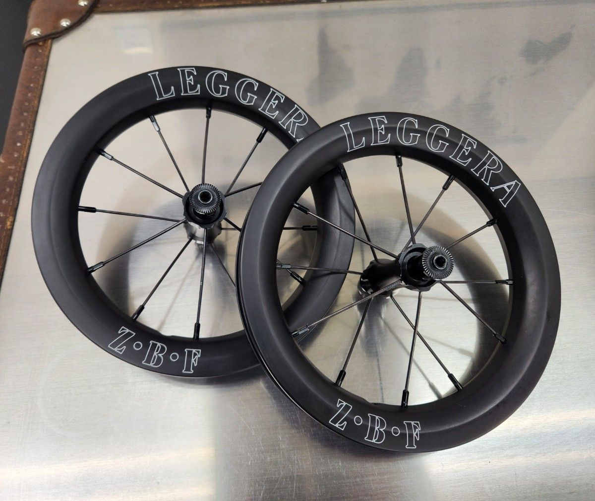 LEGGERA レジェラ カーボンホイール ゼロバイクファクトリー LEGGERA レジェラ カーボンホイール ゼロバイクファクトリー
