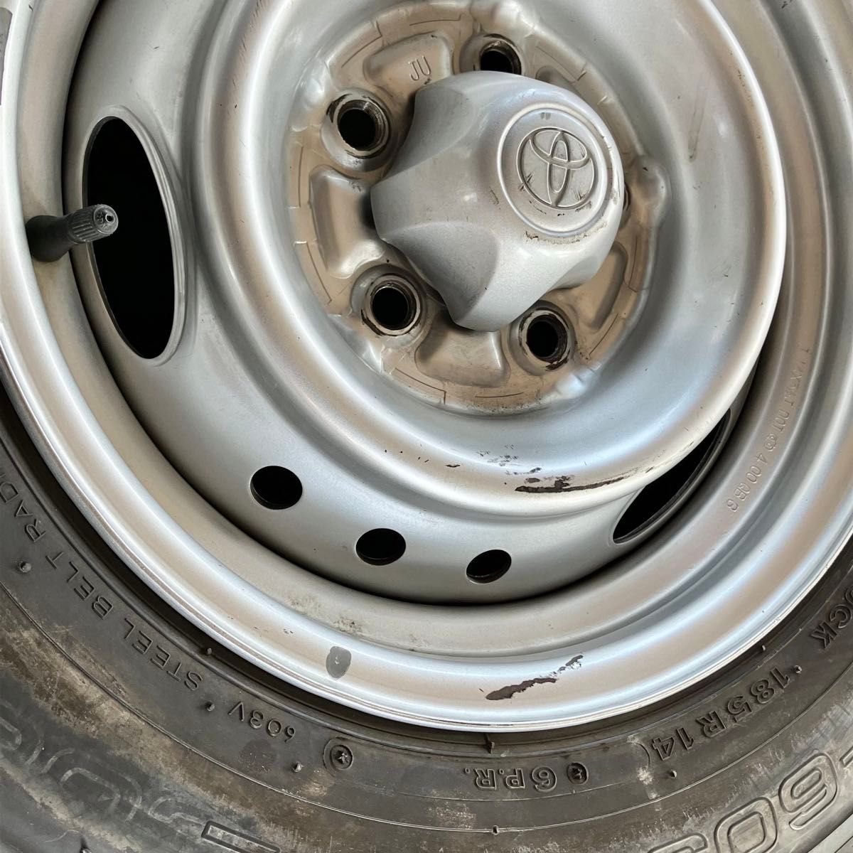 トヨタ 80系ハイラックス 100系ハイエース 純正ホイール 14 トヨタ 80系ハイラックス 100系ハイエース 純正ホイール 14
