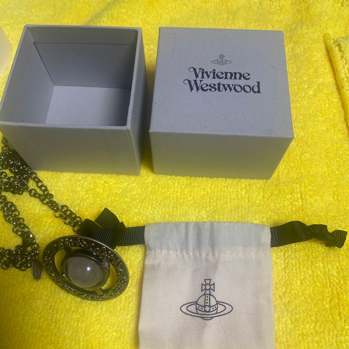Vivienne Westwood 花刻印スモールネックレス ヴィヴィアン Vivienne Westwood 花刻印スモールネックレス ヴィヴィアン