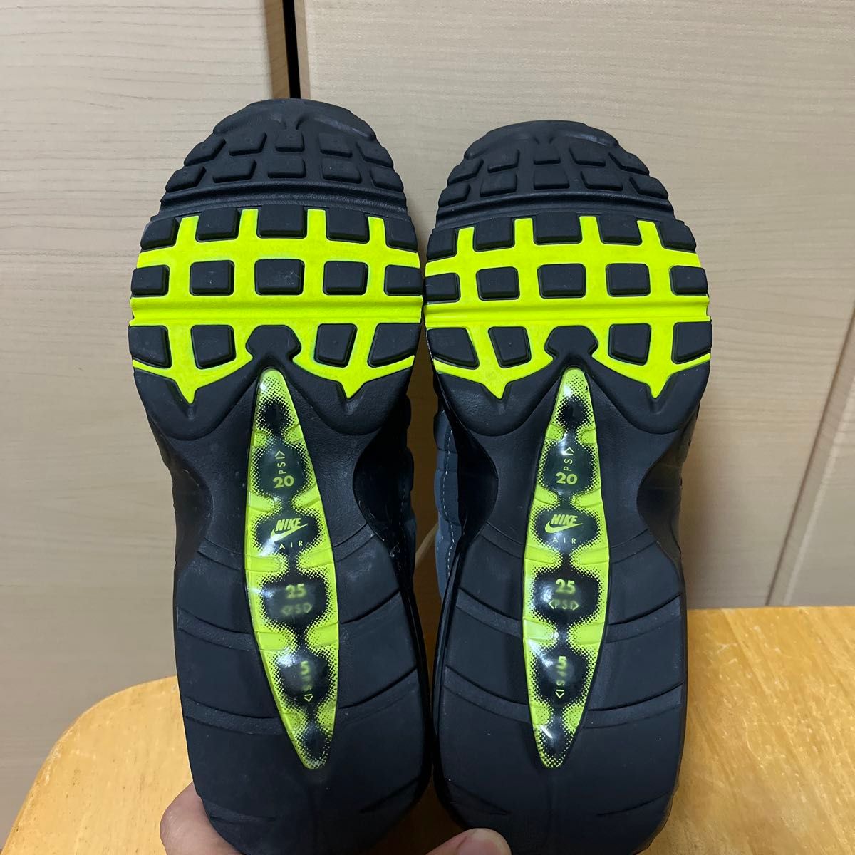 nike air max 95 イエローグラデ 2020 復刻 黒タグなし27 0cm nike air max 95 イエローグラデ 2020 復刻 黒タグなし27 0cm
