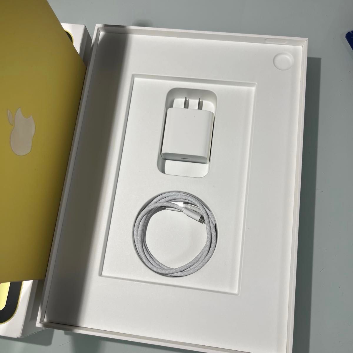 iPad 第10世代 64GB Wi-Fi イエロー 割れなし 刻印入り 2022 iPad 第10世代 64GB Wi-Fi イエロー 割れなし 刻印入り 2022