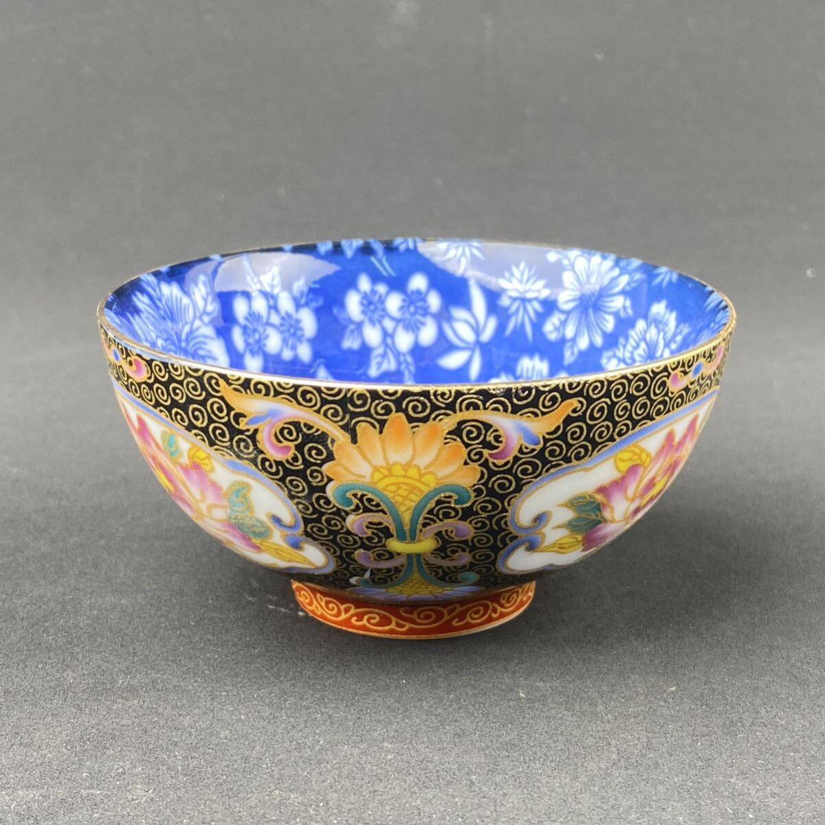 中国古美術 乾隆年製款 琅彩 粉彩花卉茶碗 染付 陶磁器 時代物 中国古美術 乾隆年製款 琅彩 粉彩花卉茶碗 染付 陶磁器 時代物