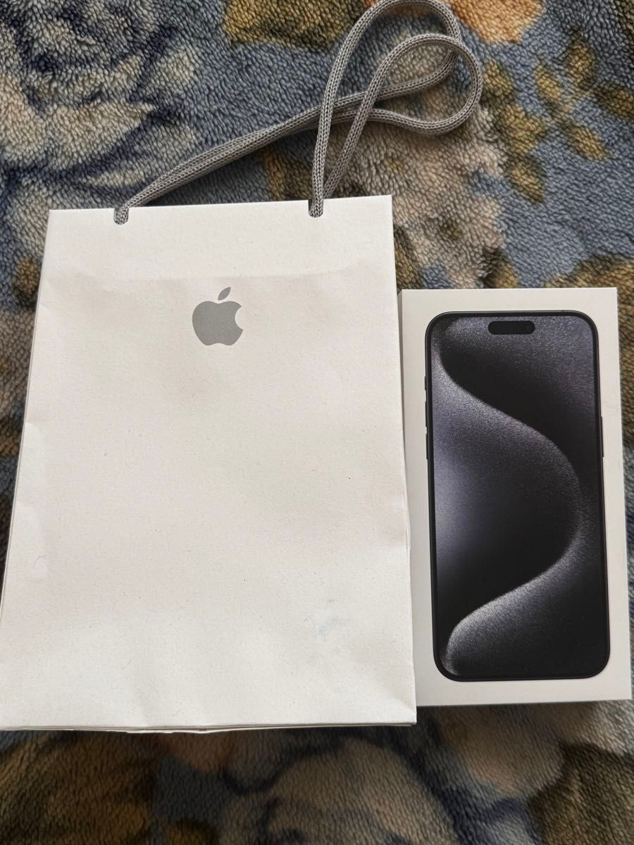 新品未使用のiPhone 15 Pro Max 256GBを販売します Apple Store 新品未使用のiPhone 15 Pro Max 256GBを販売します Apple Store