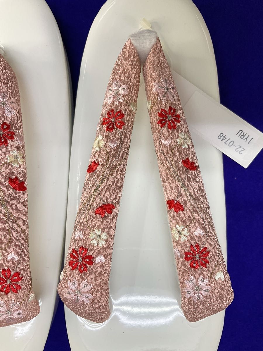 新品未使用 子ども 草履 Lサイズ 21cm 7歳用 白 ピンク鼻緒 白台 新品未使用 子ども 草履 Lサイズ 21cm 7歳用 白 ピンク鼻緒 白台