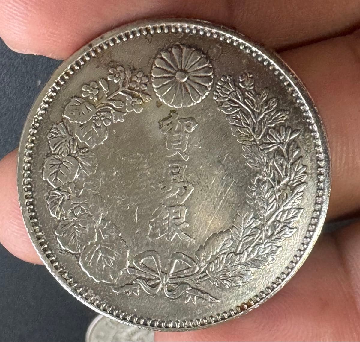 貿易銀 明治8年 大型銀貨 明治8 9 10年の3年間だけ発行した超 貿易銀 明治8年 大型銀貨 明治8 9 10年の3年間だけ発行した超