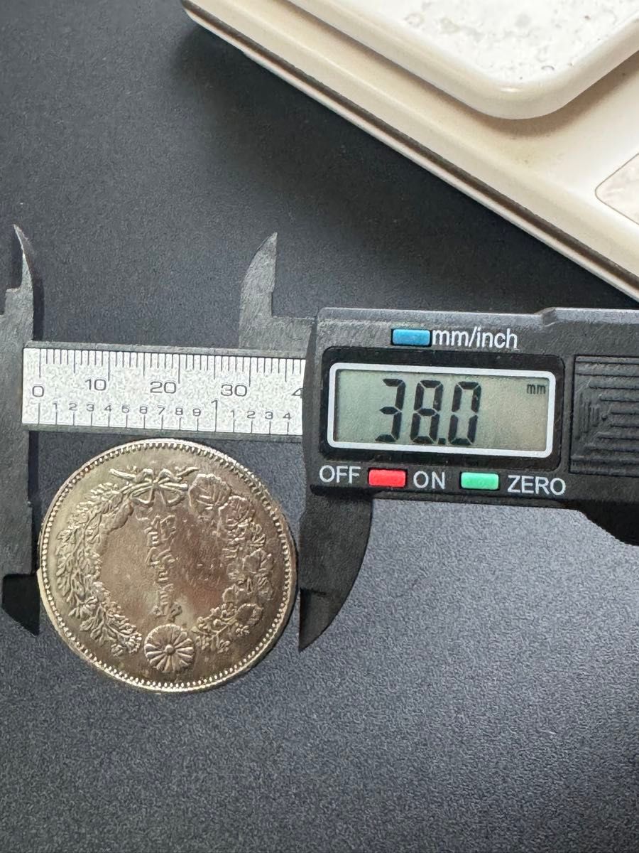 貿易銀 明治8年 大型銀貨 明治8 9 10年の3年間だけ発行した超 貿易銀 明治8年 大型銀貨 明治8 9 10年の3年間だけ発行した超