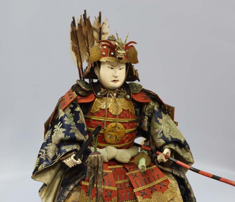 ■即決■ 江戸時代 源義経 五月人形 兜を省く高さ37.5cm 描き目 赤鎧 武者人形
