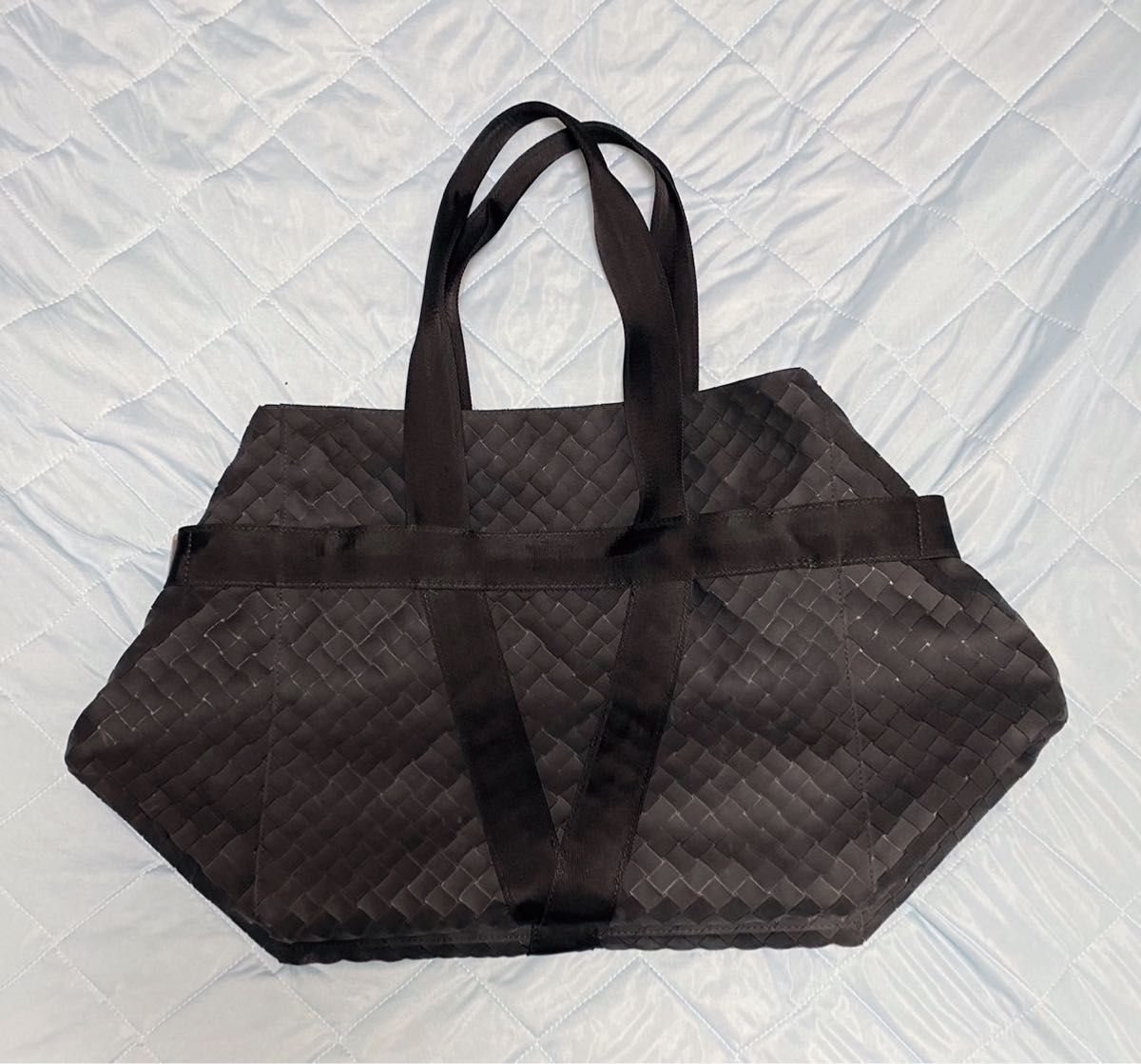 美品 ボッテガヴェネタ ラバーシリコン ビッグ バッグ 美品 ボッテガヴェネタ ラバーシリコン ビッグ バッグ