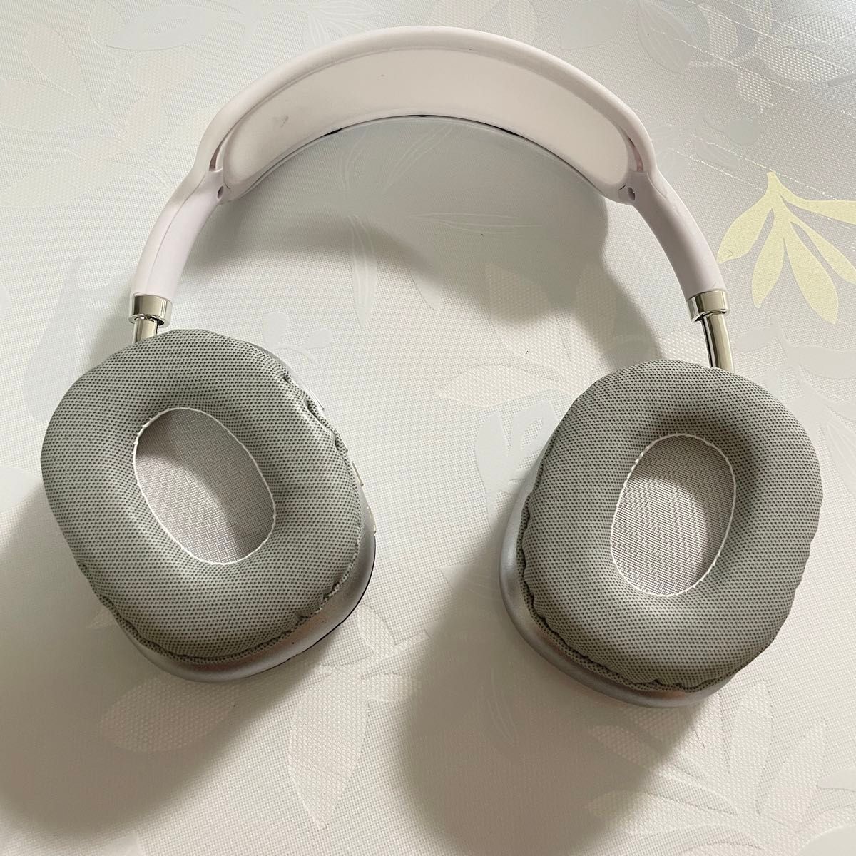 ワイヤレスヘッドホン シルバー Bluetooth ヘッドフォン ワイヤレスヘッドホン シルバー Bluetooth ヘッドフォン