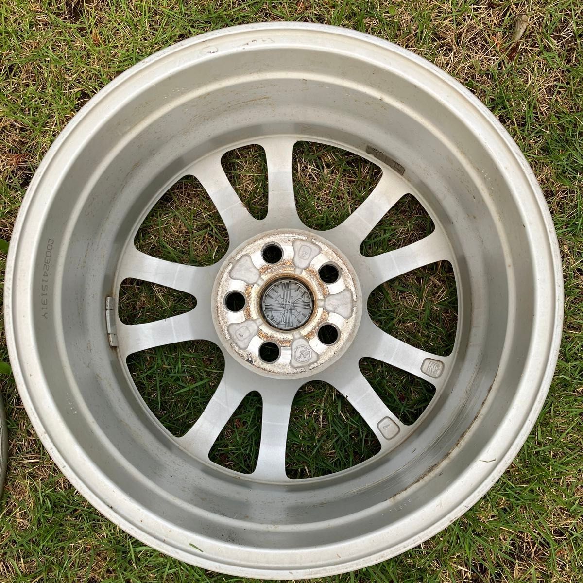 トヨタプリウス50純正 15インチ アルミホイールセンターキャップ トヨタプリウス50純正 15インチ アルミホイールセンターキャップ