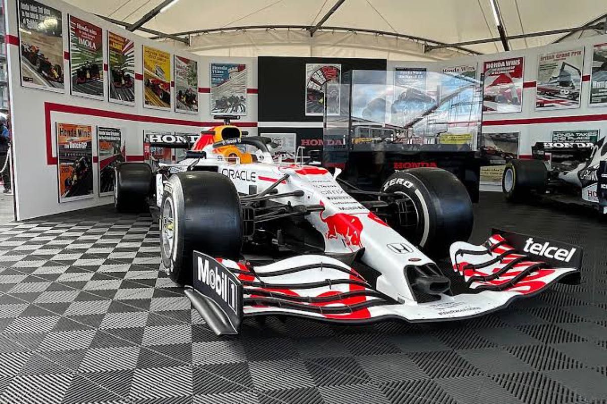 ニュースクラッチ 1/20 レッドブル RB16B トルコGP ありがとう号 ニュースクラッチ 1/20 レッドブル RB16B トルコGP ありがとう号