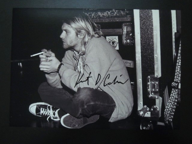 A4 額付き ポスター カートコバーン Kurt Cobain カーディガン A4 額付き ポスター カートコバーン Kurt Cobain カーディガン