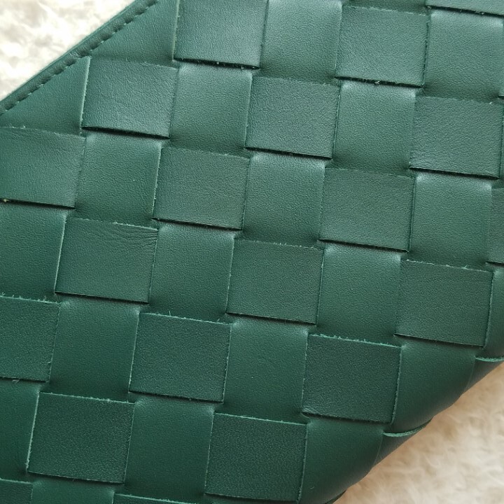 新品 BOTTEGA VENETA ボッテガヴェネタ バイカラー ジップ 新品 BOTTEGA VENETA ボッテガヴェネタ バイカラー ジップ