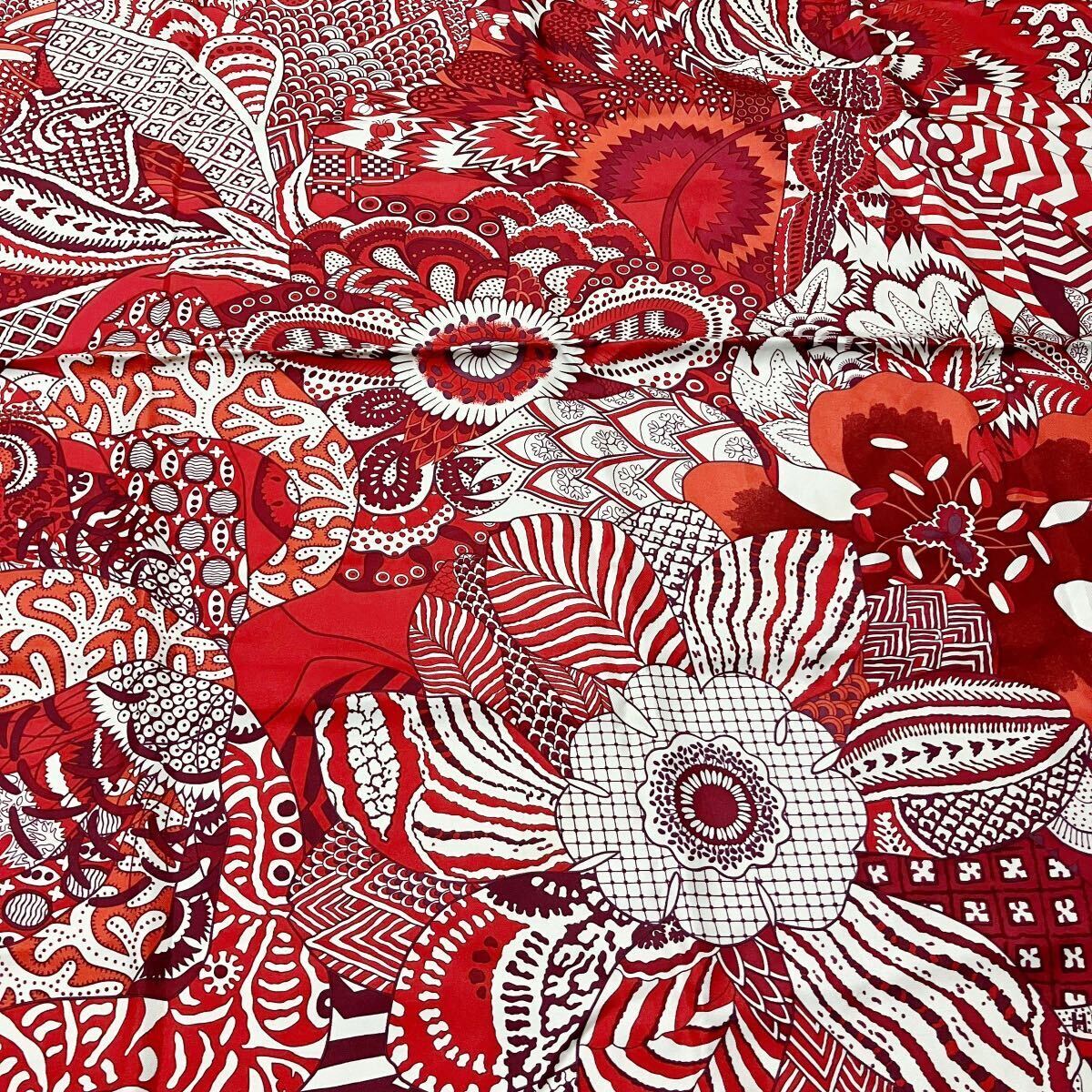 美品】エルメス HERMES カレ90 FLEURS D'INDIENNES インドの花 美品】エルメス HERMES カレ90 FLEURS D'INDIENNES インドの花
