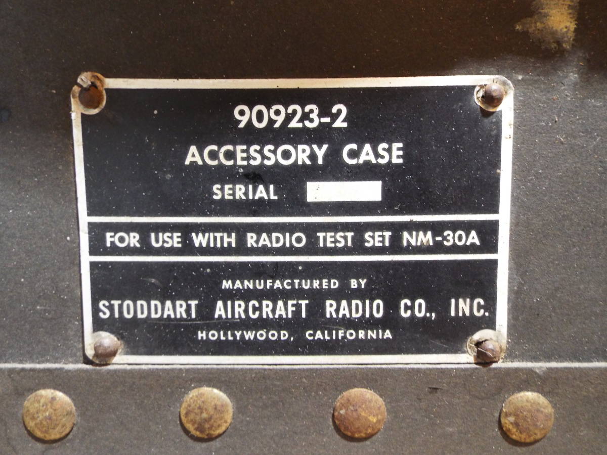 軍用 航空機無線機器 アクセサリーケース STODDART AIRCRAFT RADIO CO., INC 90923-2 FOR USE WITH RADIO TEST SET NM-30A 箱 ボックス_画像5