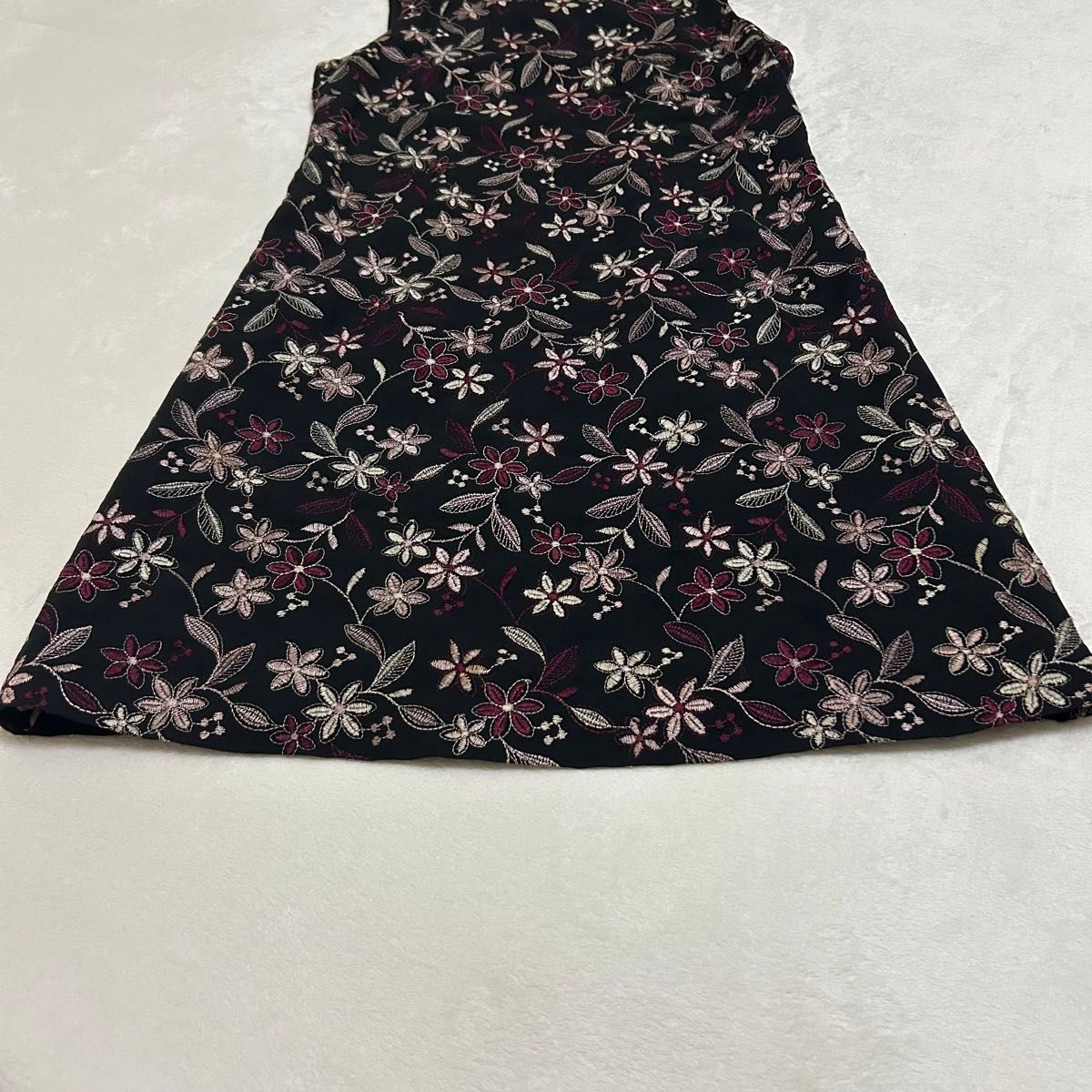 TOOCA トッカ ワンピース 刺繍 花柄 総柄 黒 ブラック 膝上 TOOCA トッカ ワンピース 刺繍 花柄 総柄 黒 ブラック 膝上