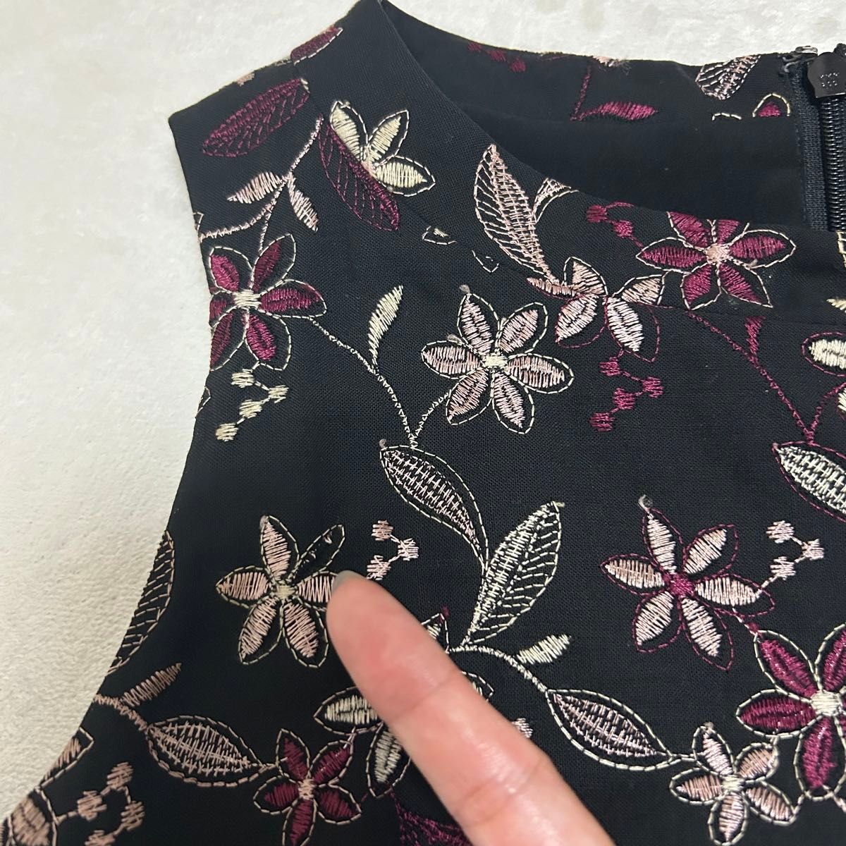 TOOCA トッカ ワンピース 刺繍 花柄 総柄 黒 ブラック 膝上 TOOCA トッカ ワンピース 刺繍 花柄 総柄 黒 ブラック 膝上