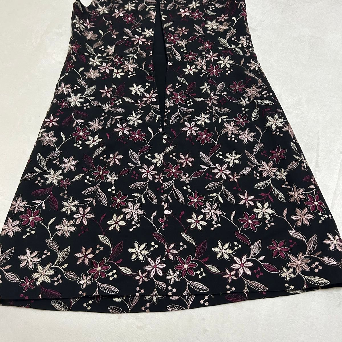 TOOCA トッカ ワンピース 刺繍 花柄 総柄 黒 ブラック 膝上 TOOCA トッカ ワンピース 刺繍 花柄 総柄 黒 ブラック 膝上
