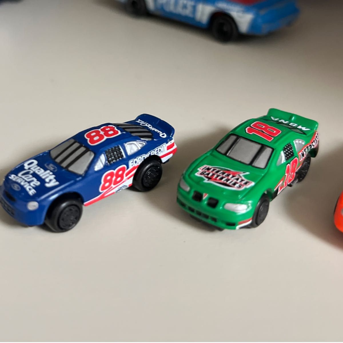 NASCAR 小さなナスカー ミニカー フォード ポンティアック NASCAR 小さなナスカー ミニカー フォード ポンティアック