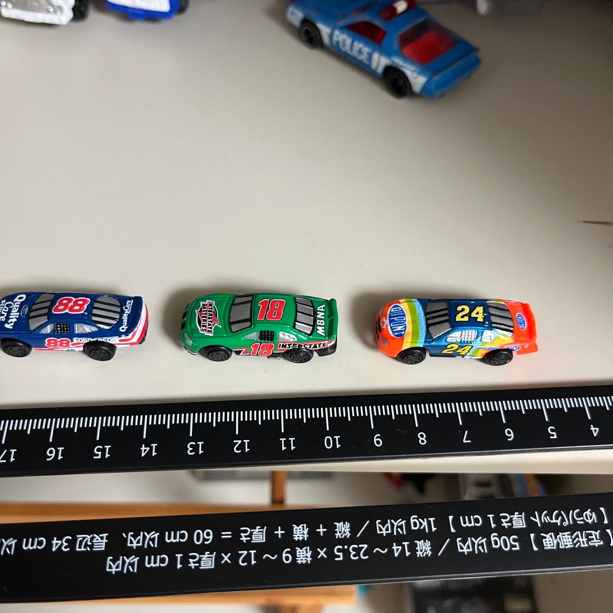NASCAR 小さなナスカー ミニカー フォード ポンティアック NASCAR 小さなナスカー ミニカー フォード ポンティアック
