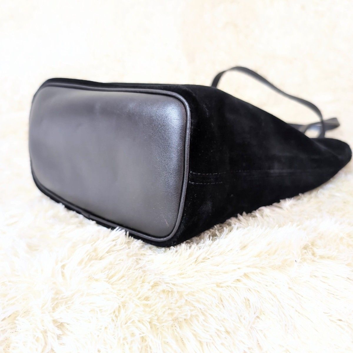 Salvatore Ferragamo ミニトートバッグ ベロア リバーシブル Salvatore Ferragamo ミニトートバッグ ベロア リバーシブル