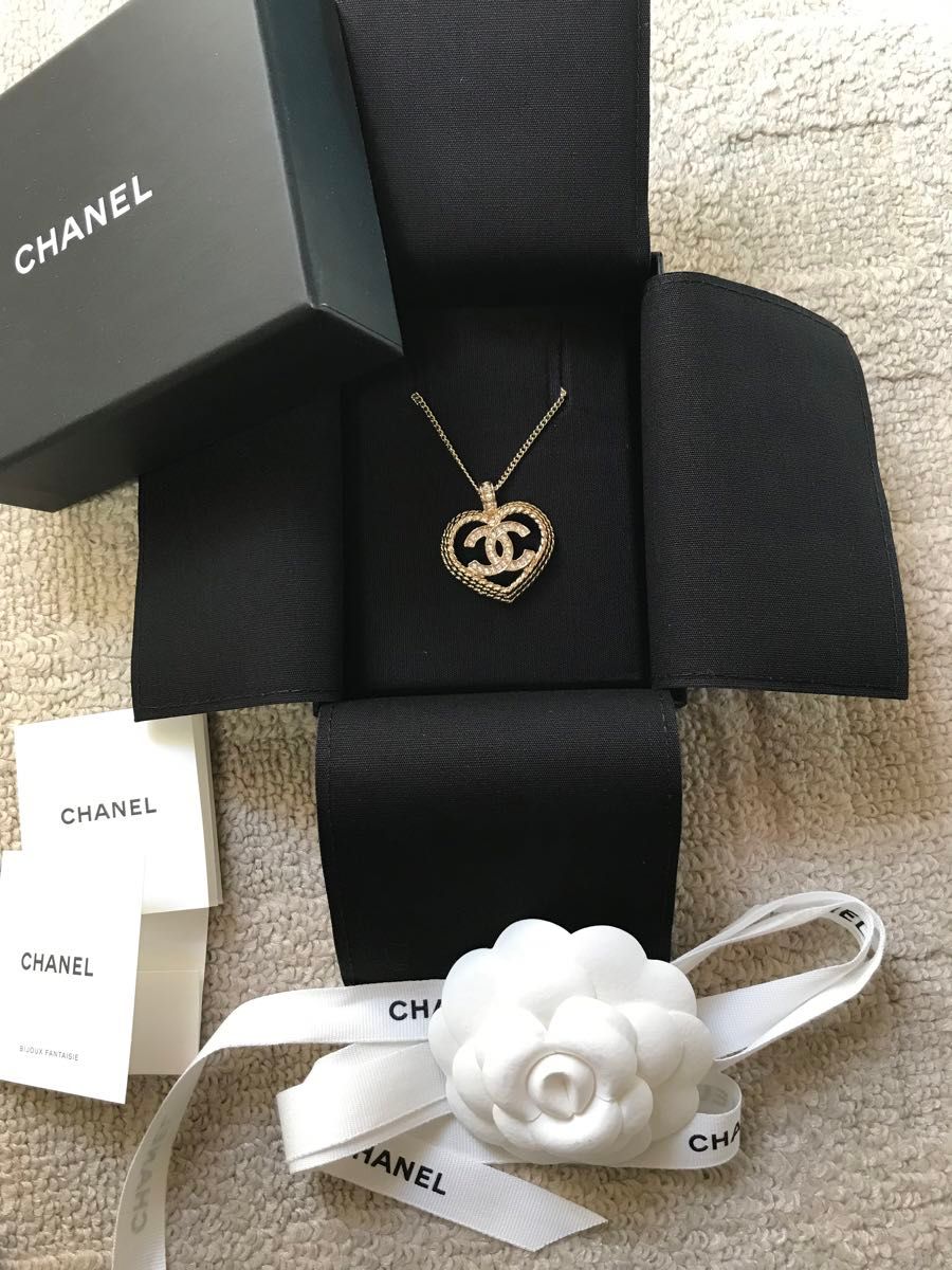 シャネル CHANEL 2024新作 可愛いハートココマークネックレス シャネル CHANEL 2024新作 可愛いハートココマークネックレス