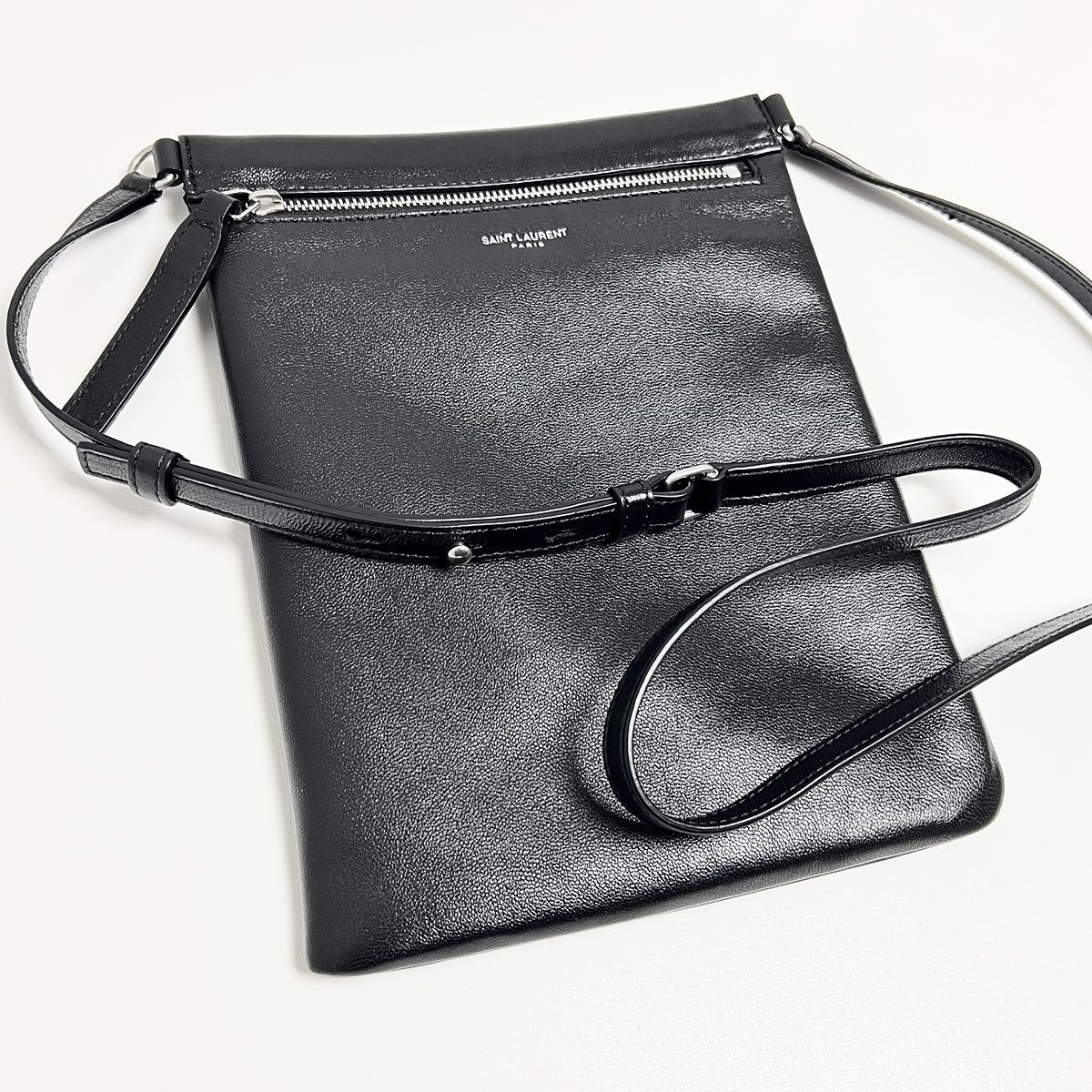 新品 サンローラン RFID搭載 正規 Saint Laurent レザー 新品 サンローラン RFID搭載 正規 Saint Laurent レザー