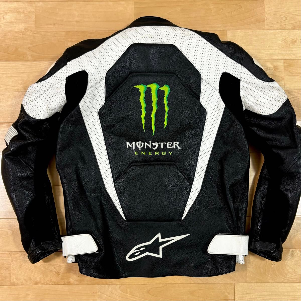 アルパインスターズ MONSTER ENERGY SCREAM レザージャケット アルパインスターズ MONSTER ENERGY SCREAM レザージャケット