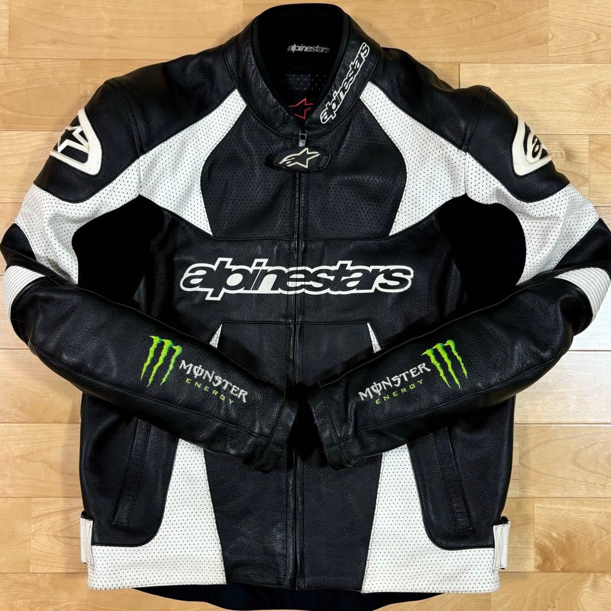 アルパインスターズ MONSTER ENERGY SCREAM レザージャケット アルパインスターズ MONSTER ENERGY SCREAM レザージャケット