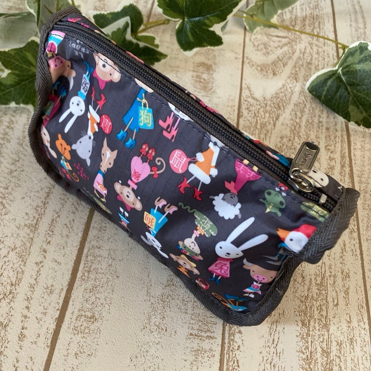 LeSportsac レスポートサック ポーチ 干支 マルチポーチ 動物柄