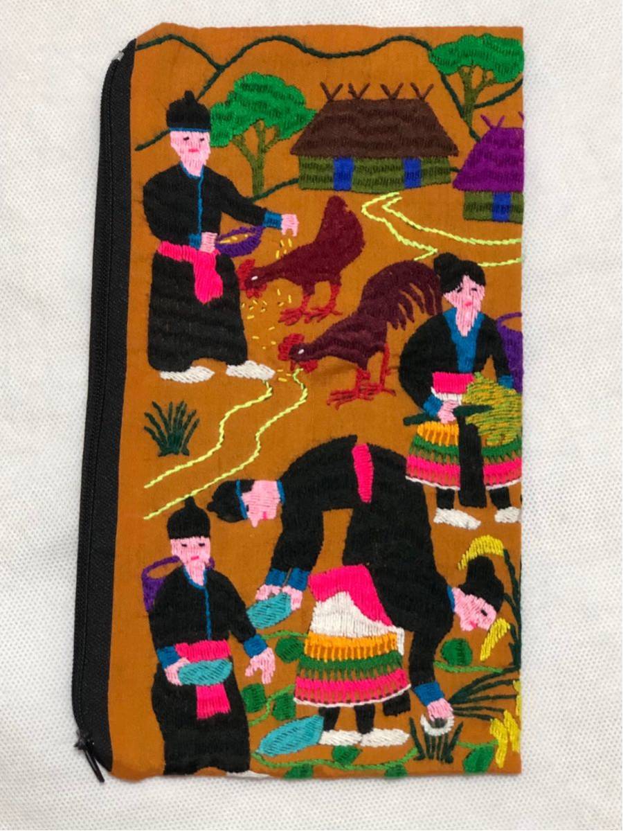 ラオス産 モン族伝統手刺繍 生活風景模様 長型ポーチ(両面タイプ・茶)_画像1