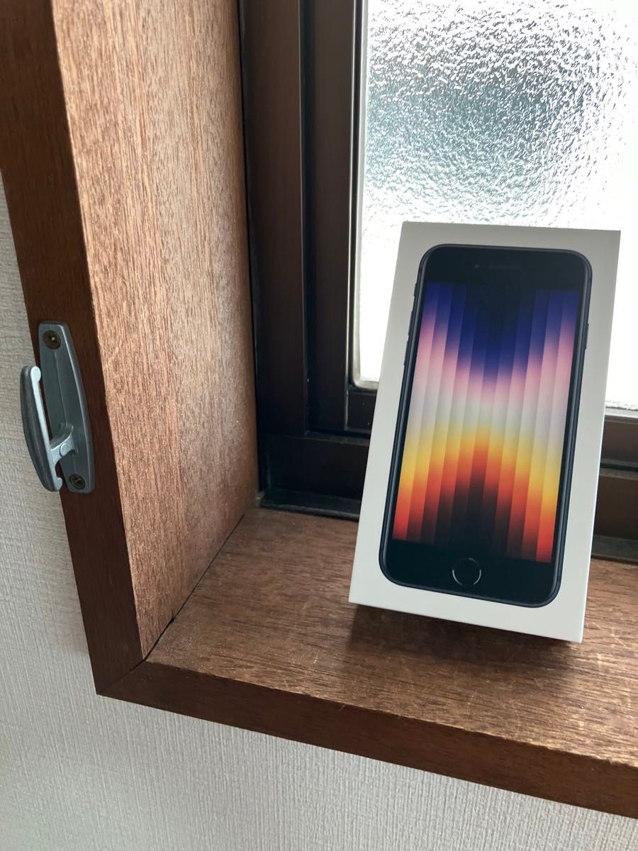 iPhone SEの第3世代箱です 初期から梱包されているライトニング iPhone SEの第3世代箱です 初期から梱包されているライトニング